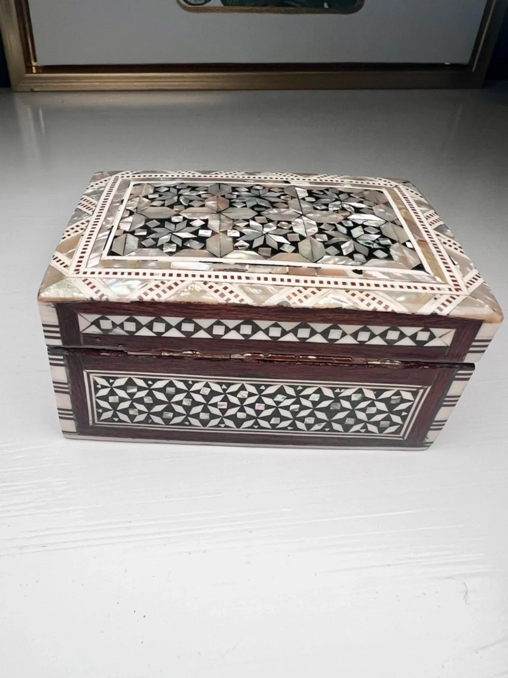 Vintage EUC Inlaid Egyptian Mother of Pearl Inlay Decorative Wooden Trinket Box